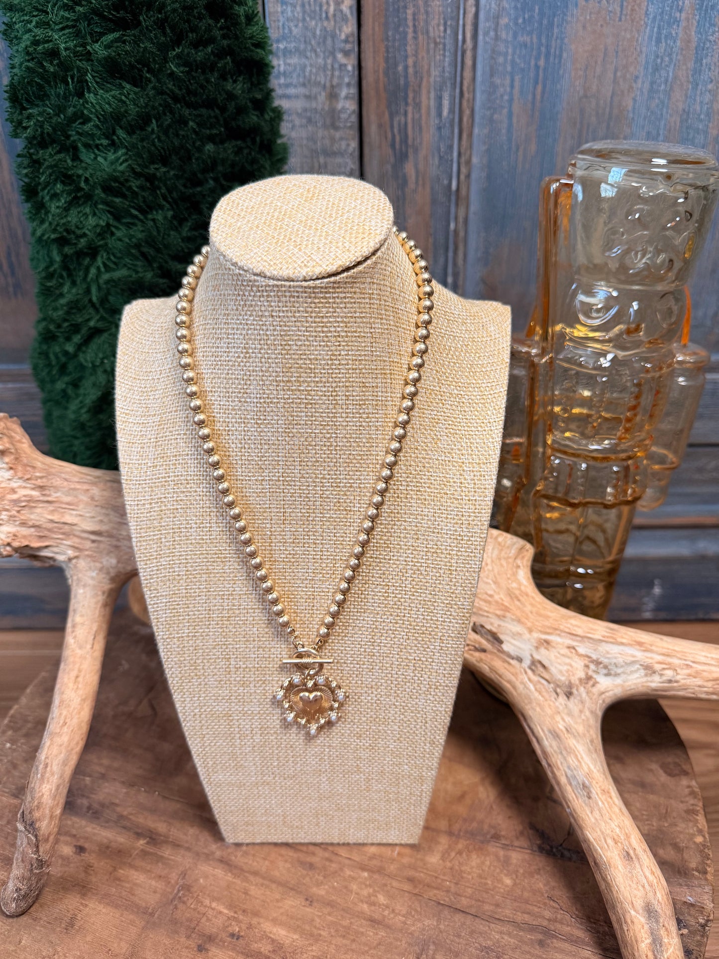 The Pearly Heart Toggle Necklace