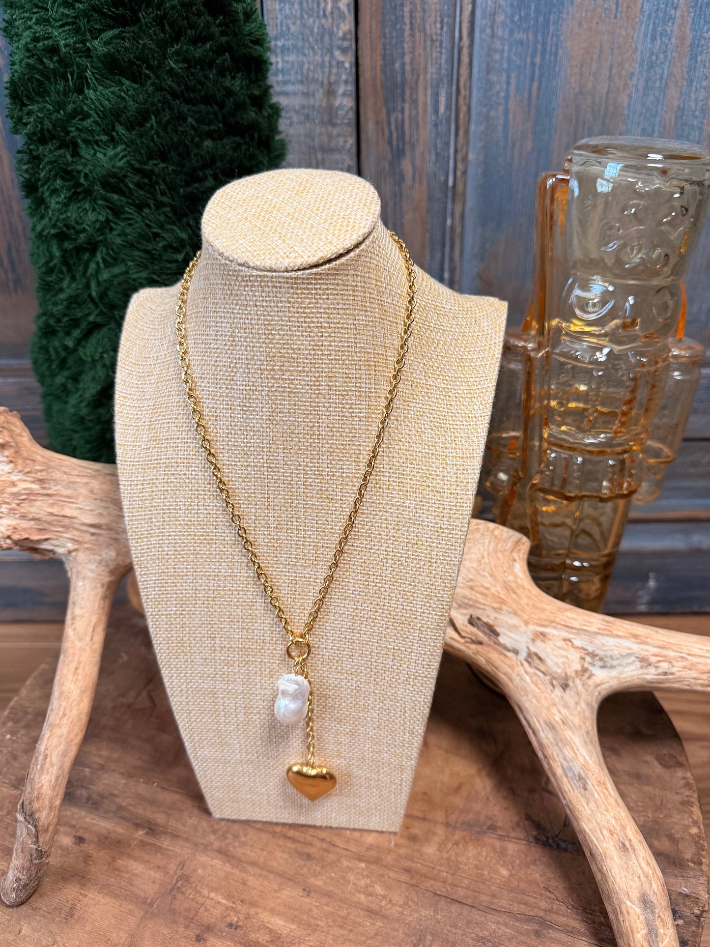 The Heart Drop Pearl Necklace