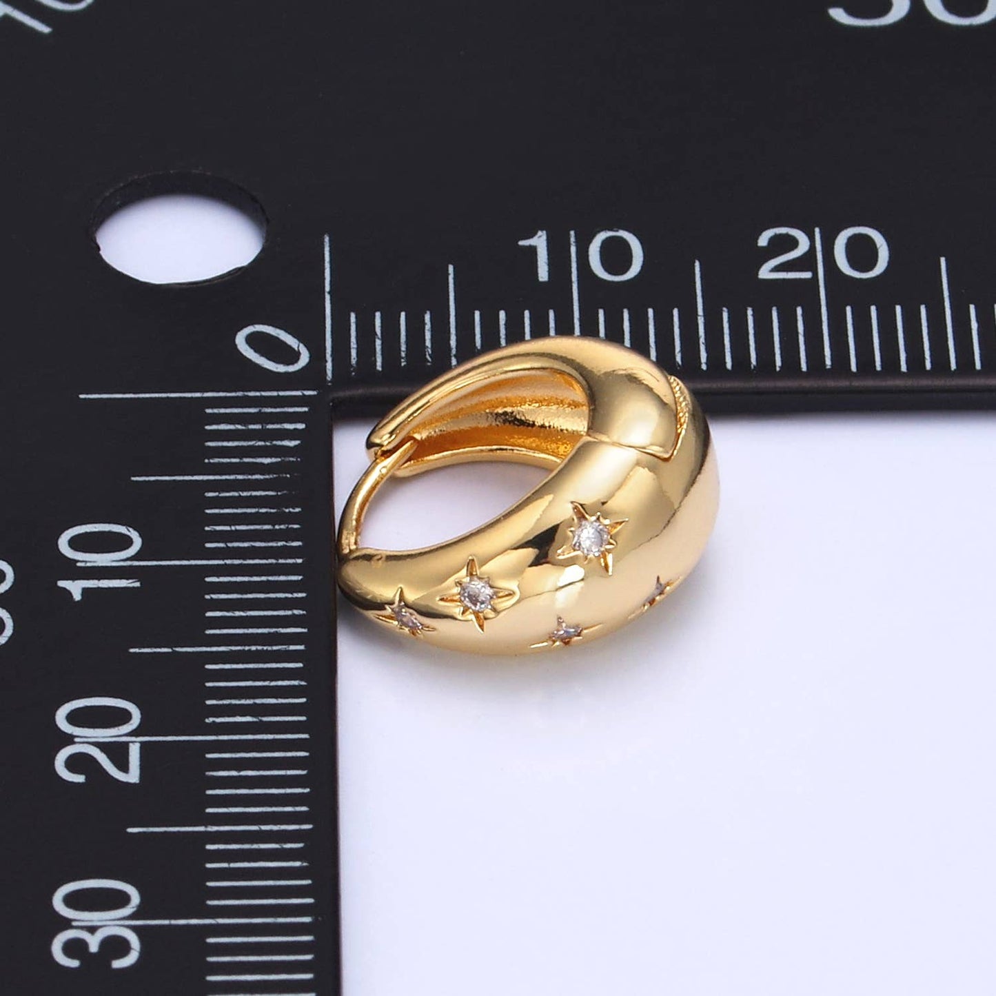 Minimalist Dome Gold Huggie's