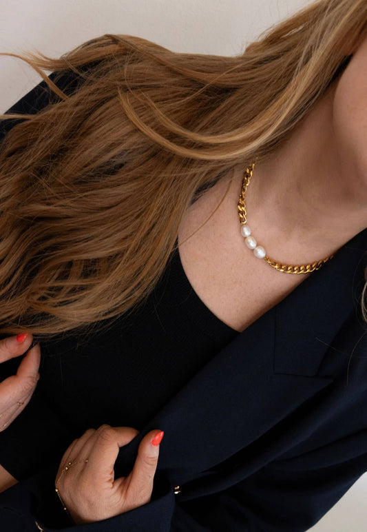 3 PEARL NECKLACE