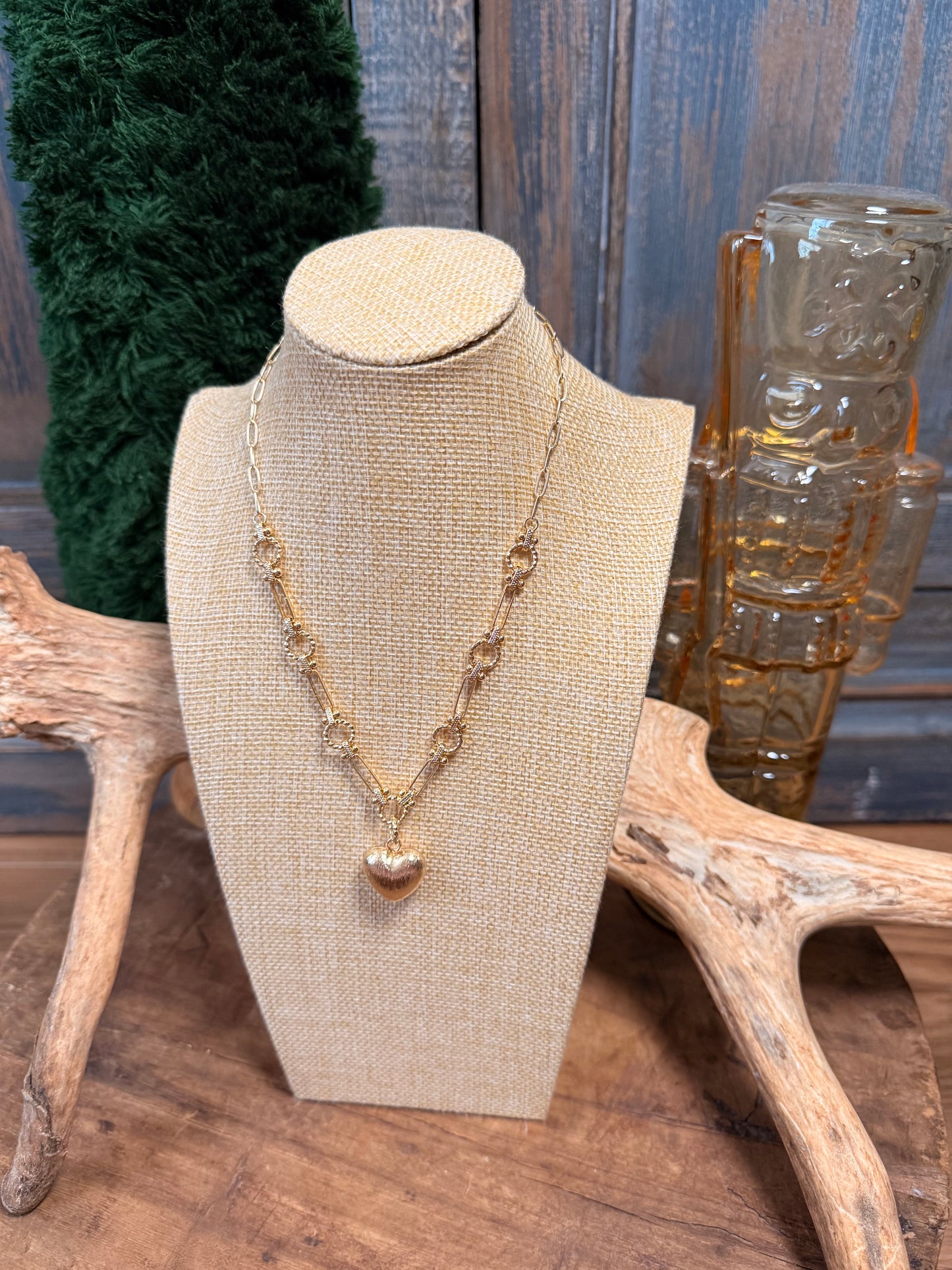 The Paper & Loop Heart Necklace