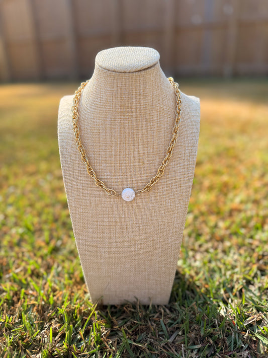 The Pearly Chunk Chain Necklace