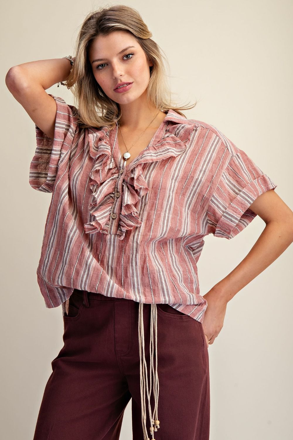 The Reddington Top | Easel