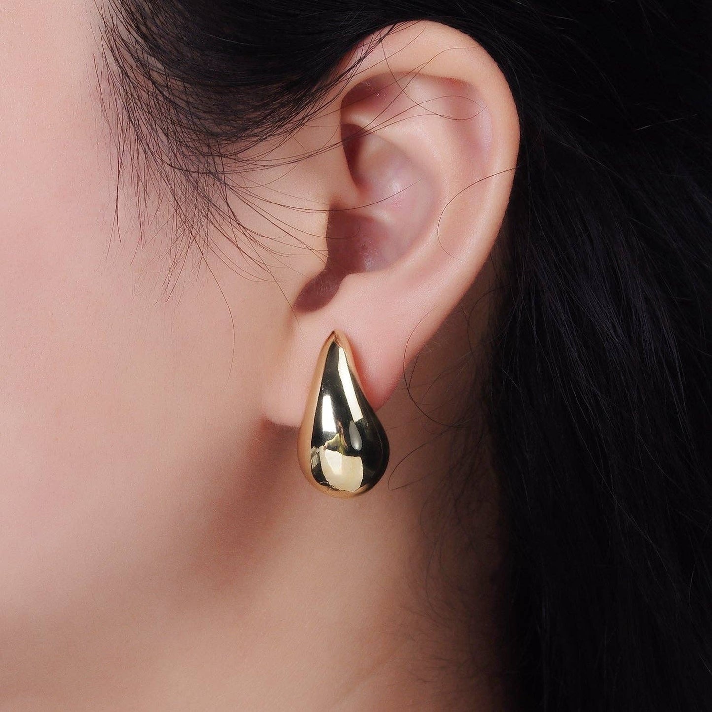 Chunky Modern Teardrop Stud | 14k Gold Filled