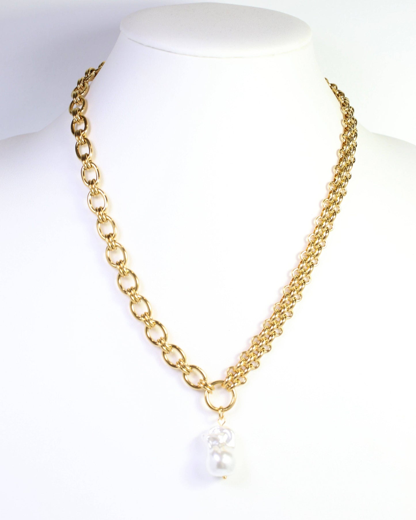 Coralie Asymmetric Link Pearl Necklace Gold