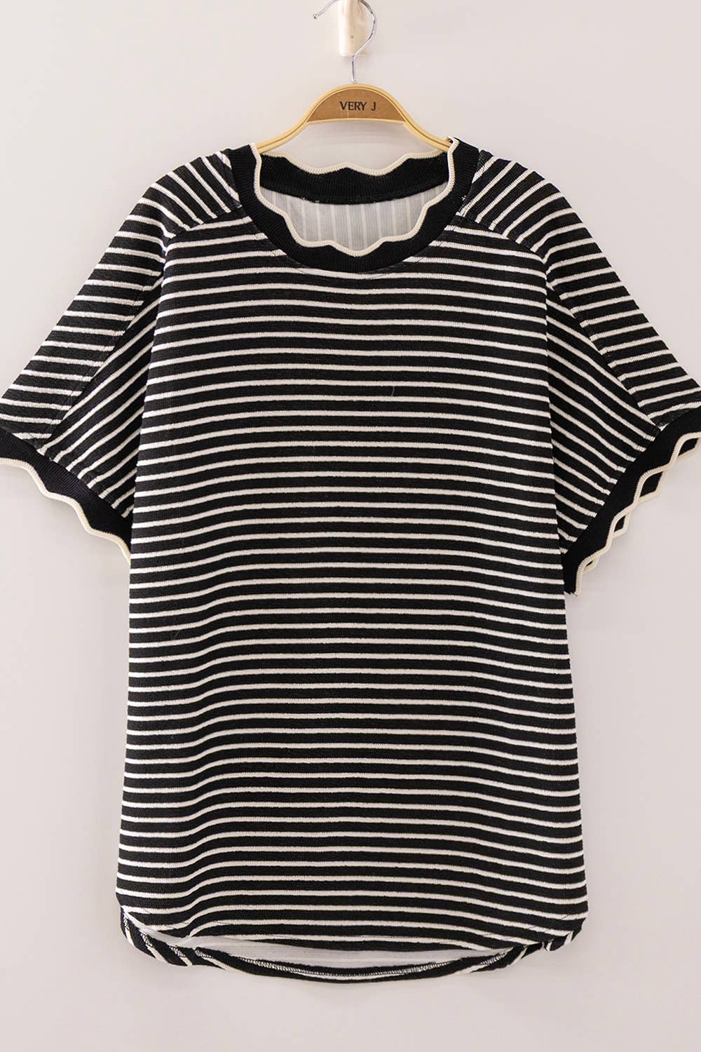 The Scallop Trim Black | New In
