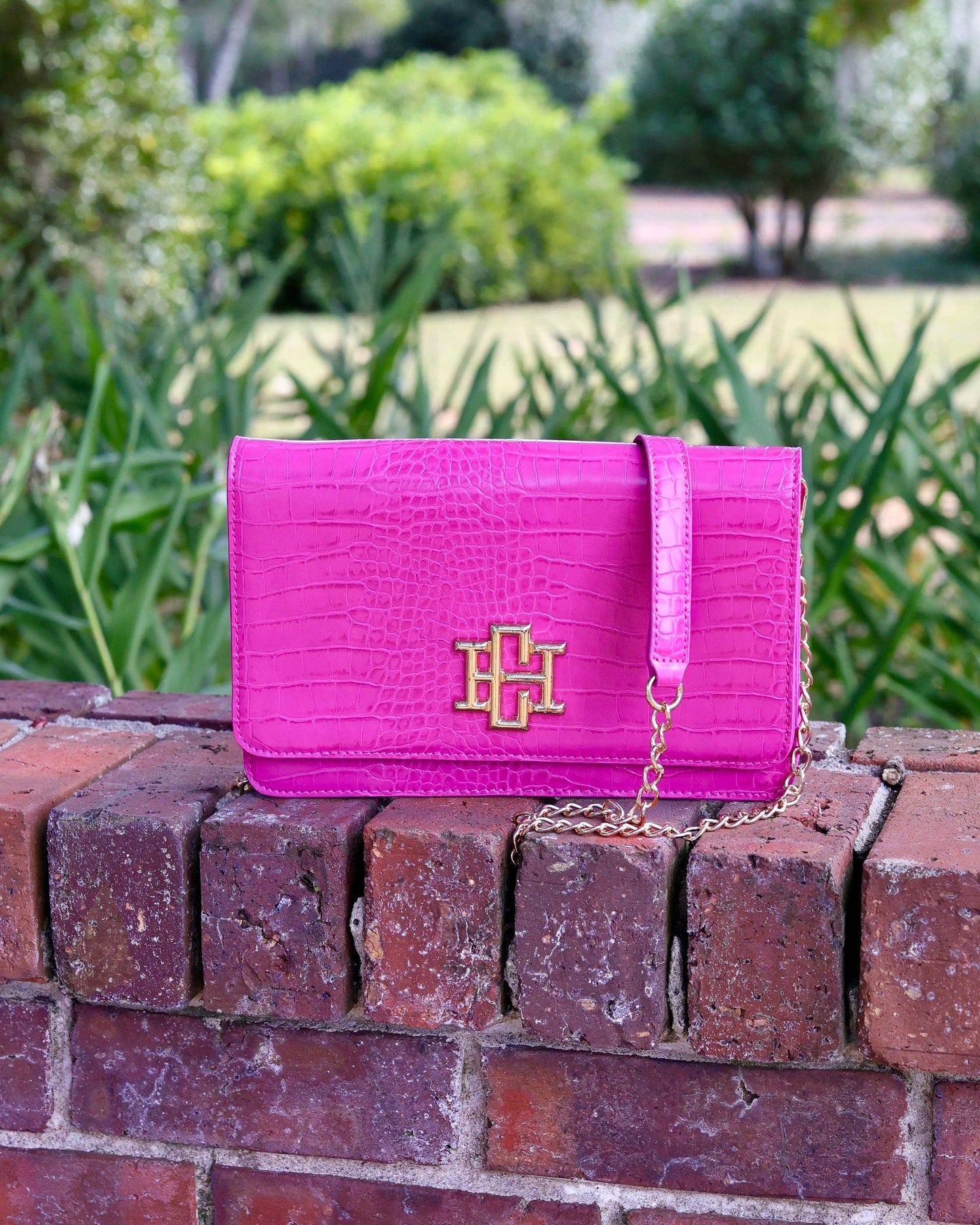 Bryn Clutch/Crossbody Hot Pink | Caroline Hill