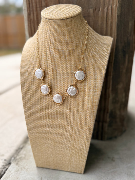 Girly Pearl Necklace